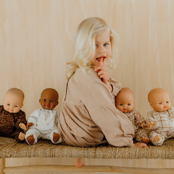 Tenue poupée avec col