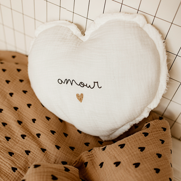 mobile coeur bruits blancs gaze de coton ecru