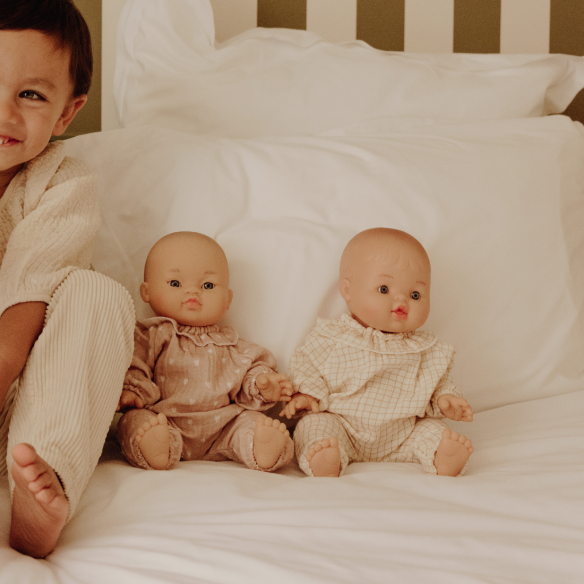 Tenue poupée avec col