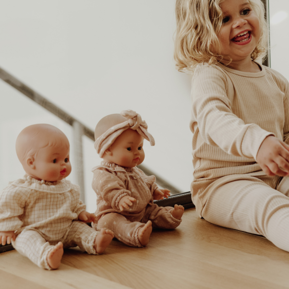 Tenue poupée avec col