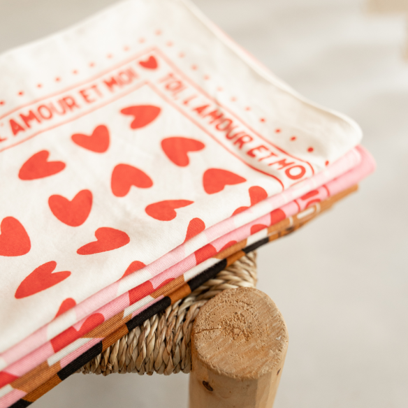 Foulard coeurs 100cm