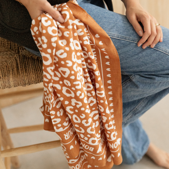 Foulard léopard 100cm