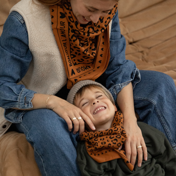 Foulard léopard 55cm