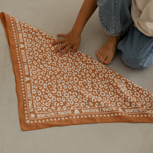 Foulard léopard 55cm