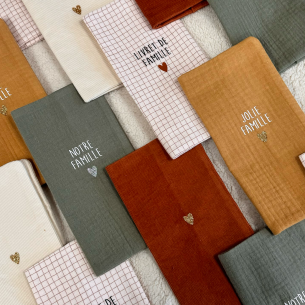 Protège livret de famille en gaze de coton caramel