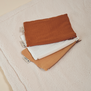 trousse plate en gaze de coton caramel