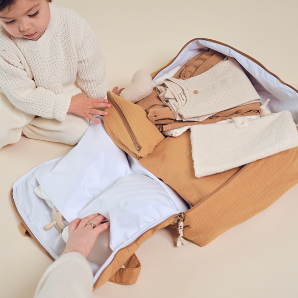 trousse plate en velours côtelé brique