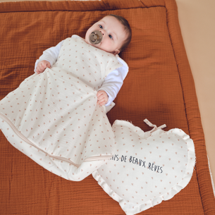 gigoteuse gaze de coton motifs coeurs