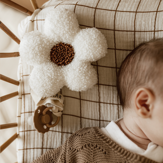 attache tétine fleur moumoute sherpa