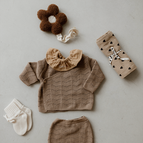 attache tétine fleur moumoute sherpa