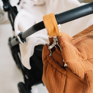 attache poussette sac velcro caramel