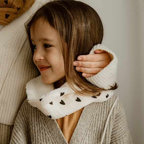 snood bébé enfant gaze coeurs ecru moumoute