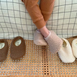chaussons bouclette sable